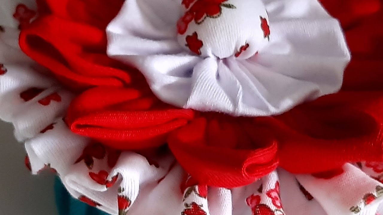 FLOR DE FUXICO DIFERENTE para colocar em peso de porta ou porta pano de prato