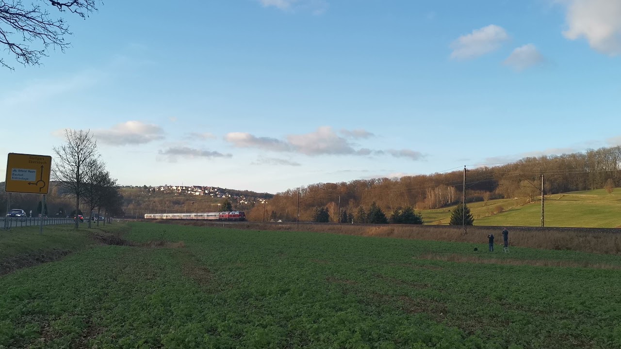218 155 und 218 421 mit IC und Makro in Uhingen.