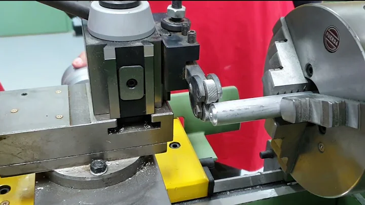 Knurling on metal working lathe