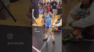 Eyes in front, born to hunt 👀 🦁 Profile