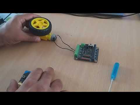 How to Control a DC Motor with BBC micro:bit & Motor Driver Board