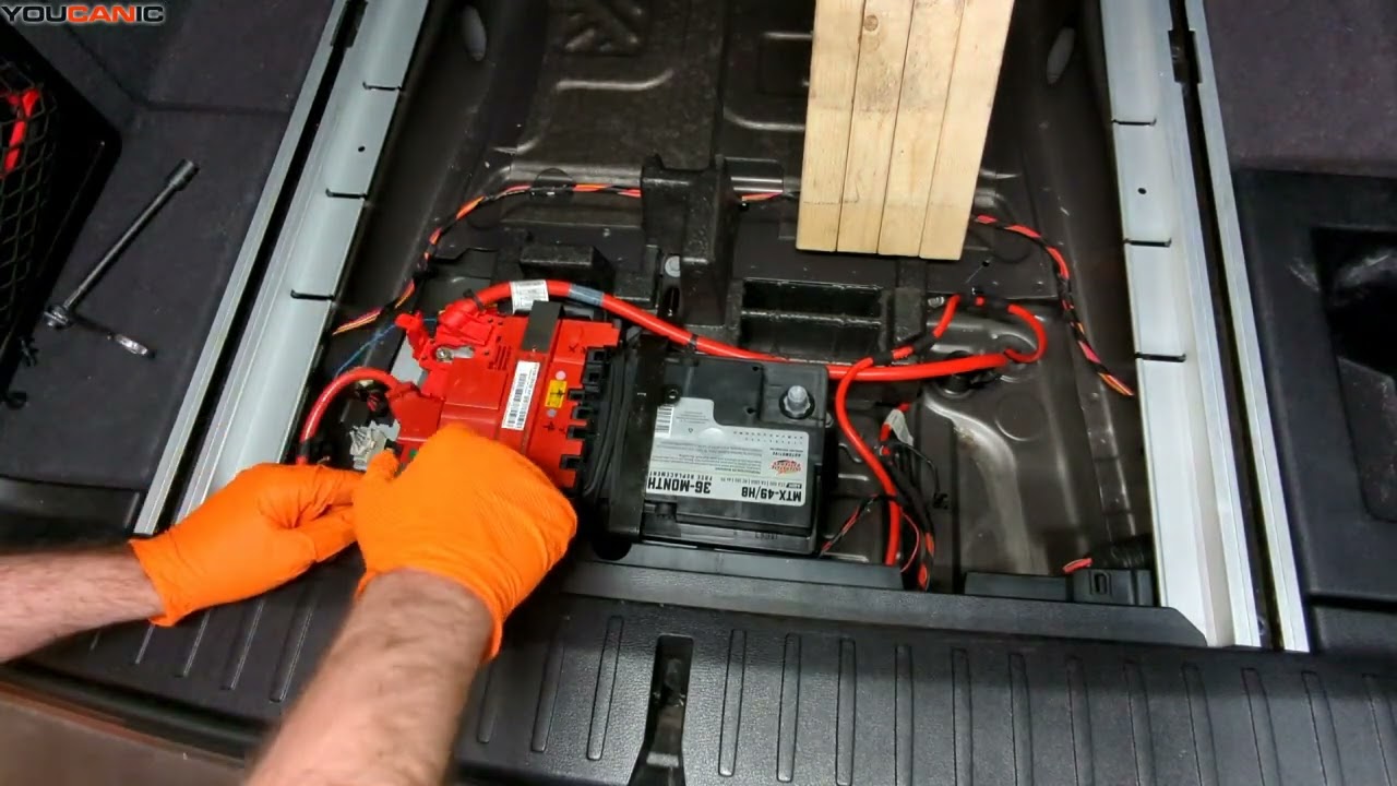 Замена аккумулятора BMW X3 F25 2011-2017 своими руками