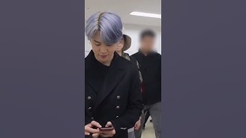 When Taehyung ignored Jungkook😂 His face says it all