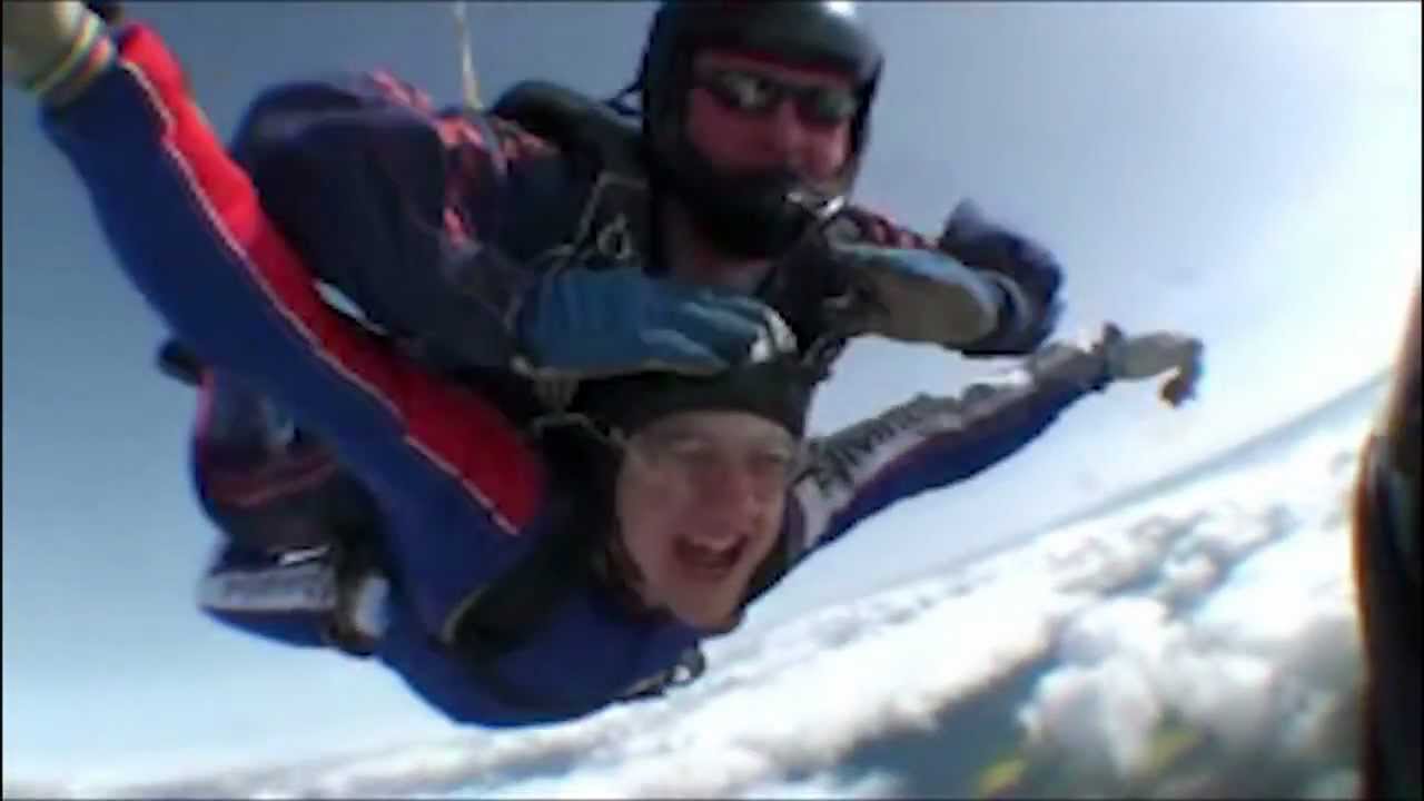 My First Tandem Skydive down at Hibaldstow 15K feet (first jump of