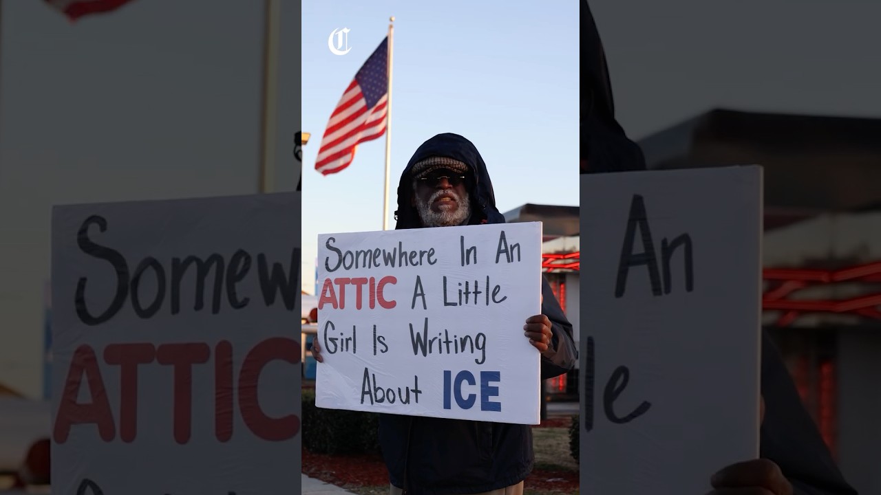 Около 300 человек в Чаттануге протестуют против ICE (Иммиграционной и таможенной службы США).