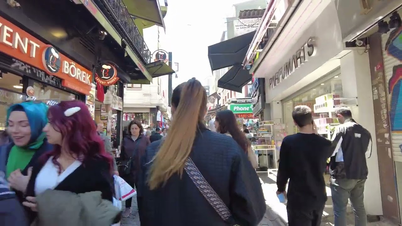ISTANBUL - Eminönü - Spice Bazaar - Old City Commercial District
