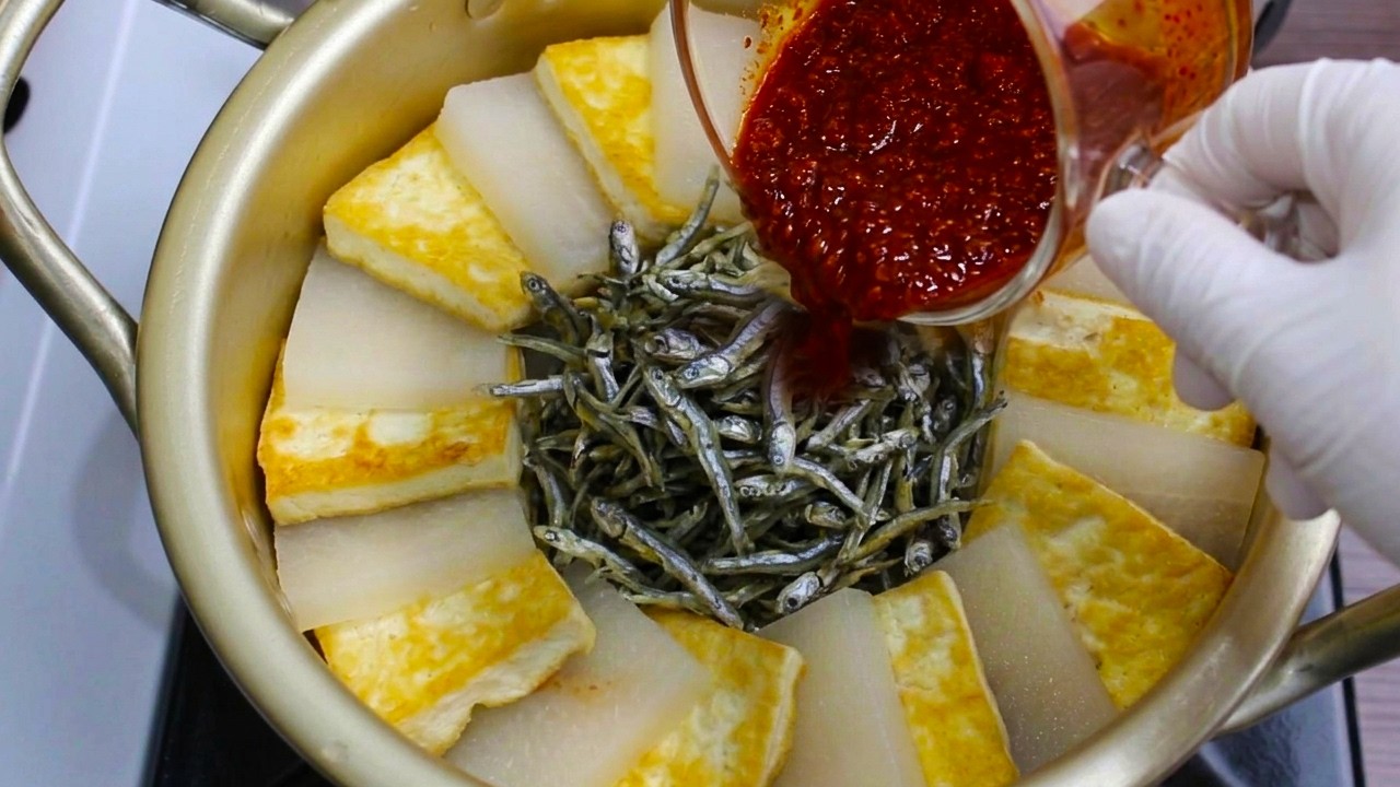 잘 보세요! 냄비 가득했던게 순식간에 사라져서 가족들이 바닥만 닥닥 긁어 빵구났어요😃