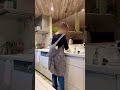 おんぶ猫ムロですよろしくお願いします #おんぶ猫 #猫のいる暮らし #ハチワレ