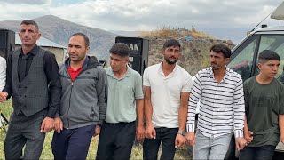 Yaşlısıyla genciyle herkes halayda Kağızman yalnızağaç köyü güzel bir aile düğünü Grup Zilan
