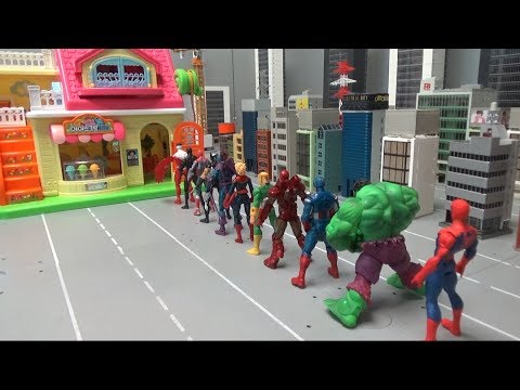 Spiderman 10 Super <strong>Heroes</strong> Enter a two-story <strong>house</strong> toys play 스파이더맨 10명 슈퍼히어로 2층집 들어가기 장난감 놀이