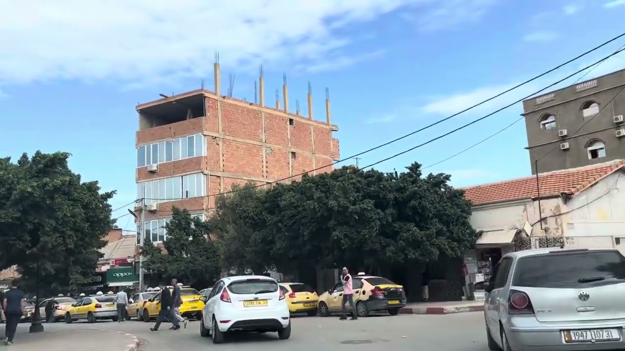 وسط مدينة عين الترك الساحلية