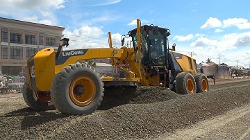 Motor Grader Big Road Construction-Skilled operator