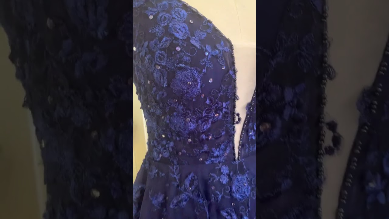 A-Line/Princess Sleeveless V-Neck Floor-Length Applique Tulle Prom Dresses