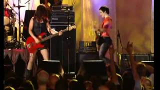 Beatnik Beach (Live from Central Park 2001) - The Go-Go's   *HQ Video* chords