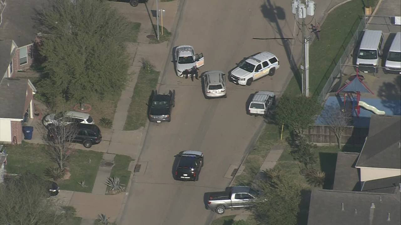 Driver leads police on chase through NW Harris County - YouTube