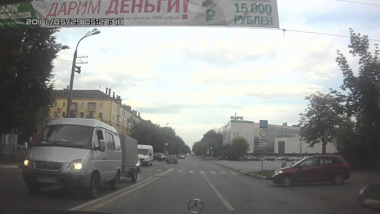 Выкинули голой из машины