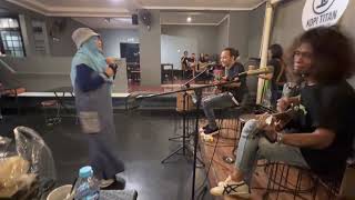 Cover Lagu Cantik Sampai Goyang Oma Bcl Live Music Selasa