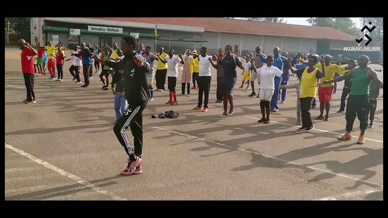 NAWE WABIKORA, SIPORO NGORORAMUBIRI // GROUP TRAINING  // OUTDOOR  