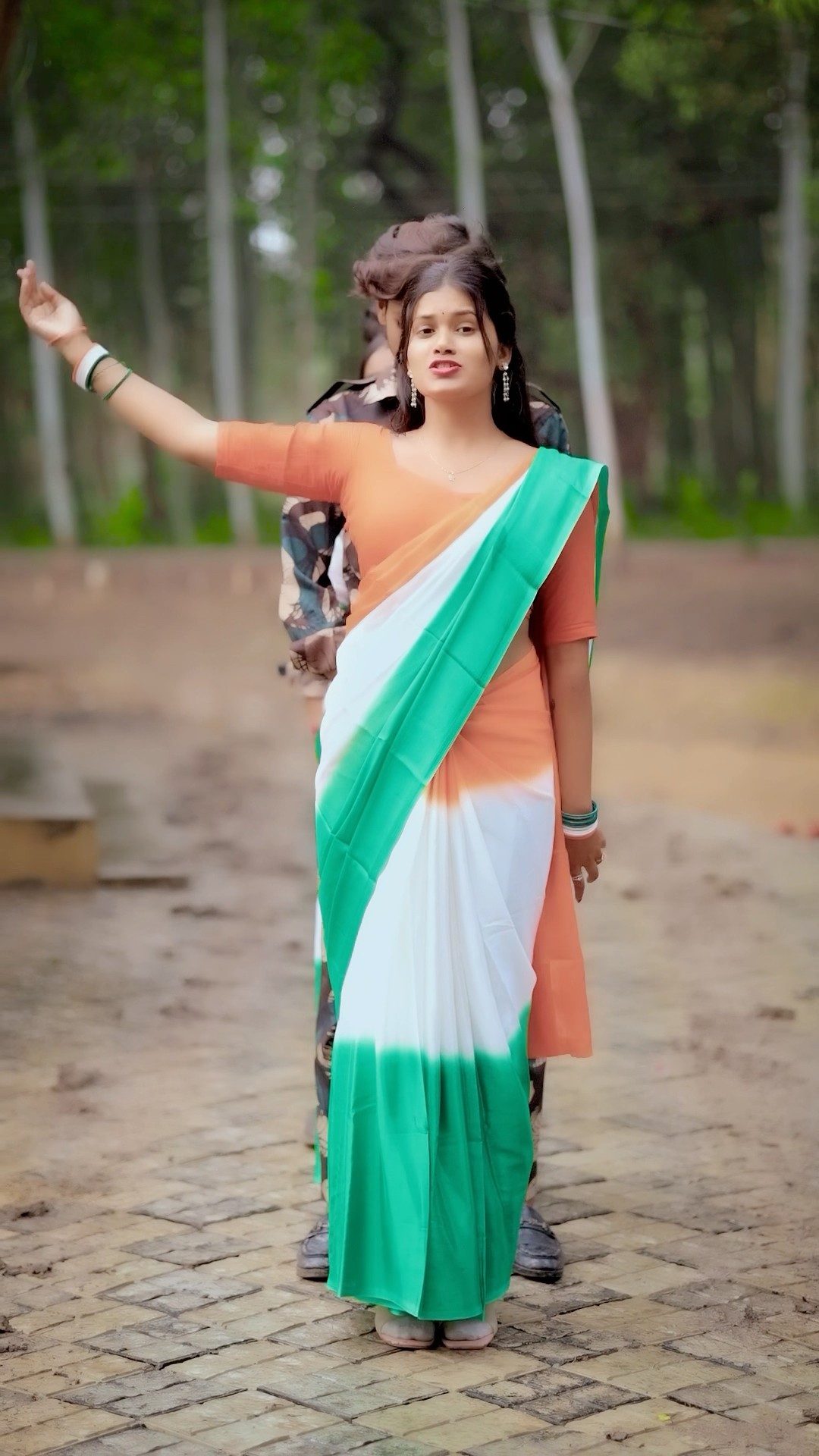 Supne mein dekha tha jisko Aaj bahi din Aaya hai