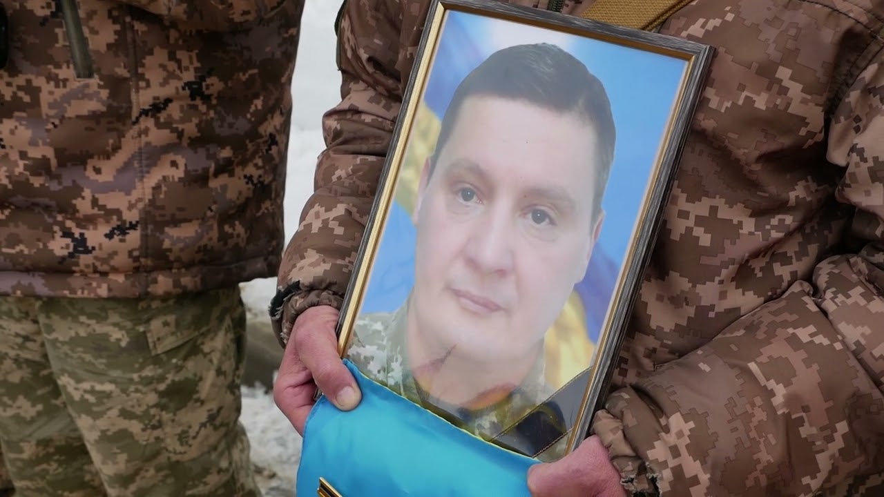 28 лютого громада провела в останню путь Захисника України Андрія Миколайовича Лакозу.