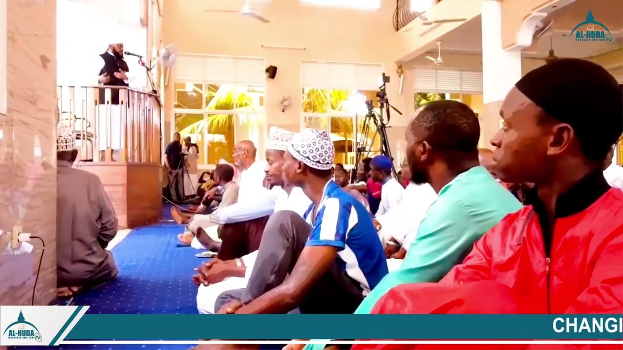 SHEIKH HAMZA MANSOOR KATIKA ARDHI YA BURUNDI TAZAMA NAMNA ALIVYOPOKELEWA KWENYE MASJID SUNI 