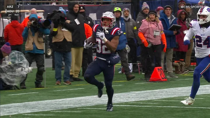 Henderson is off to the races for a 52-yard TD