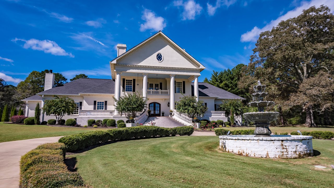 The Secret of This Property is the Amazing Open Space Video