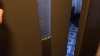 Joli Ascenseur Gendre-Otis Situé À Lavenue De La Gare 25 À Lausanne En Suisse