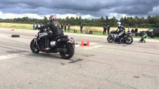 Yamaha V Max vs CBR1000RR drag