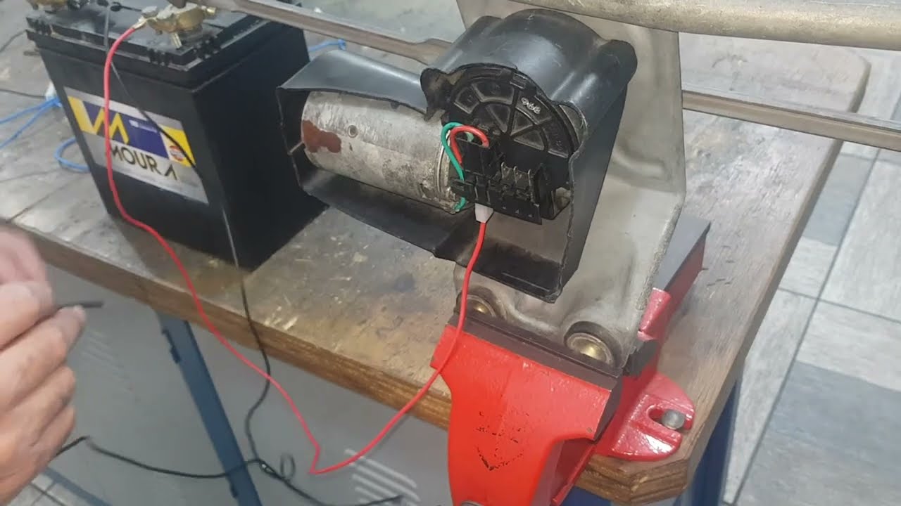 Teste motor limpador para-brisa Ford Fiesta com chave Ford Escort, Escort Hobby e Escort Guarujá.