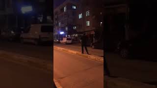 Elinde Megafon Sokak Sokak Uyardı