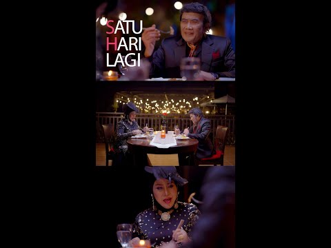 SATU HARI BAK SEWINDU MENANTI TIBA SAAT BERMADU SRIBU KATA TAKKAN BISA MENGONGKAP RINDU