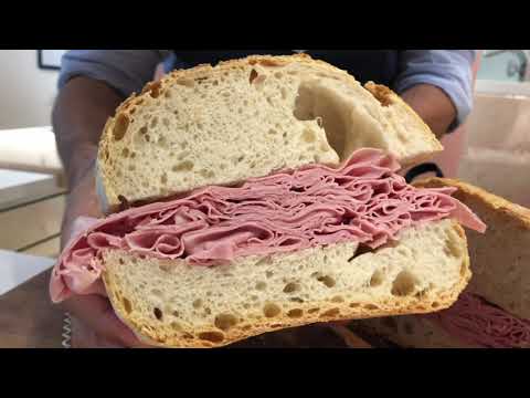 Panino con mortadella XXXL