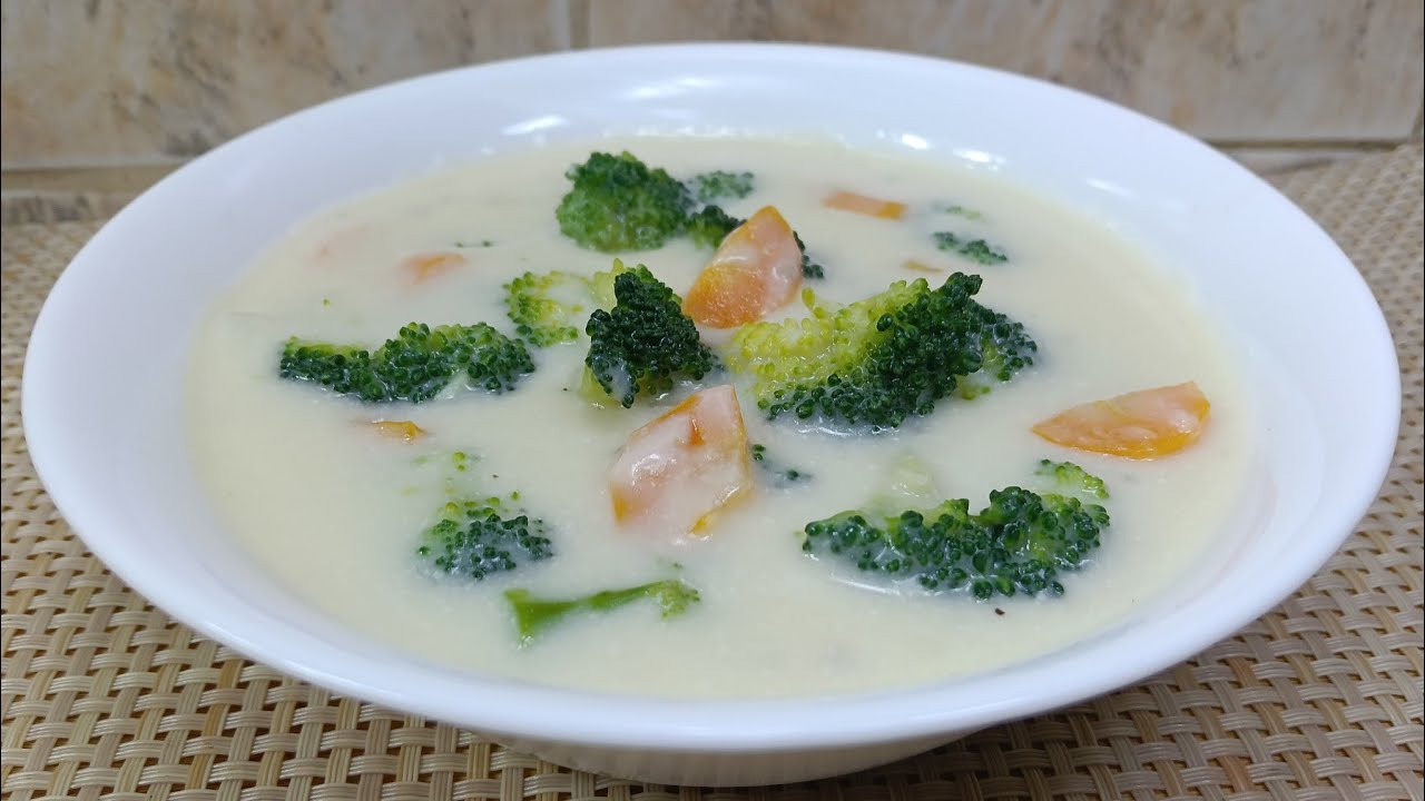 EASY, HEALTHY AND DELICIOUS! CREAMY BROCCOLI SOUP RECIPE!