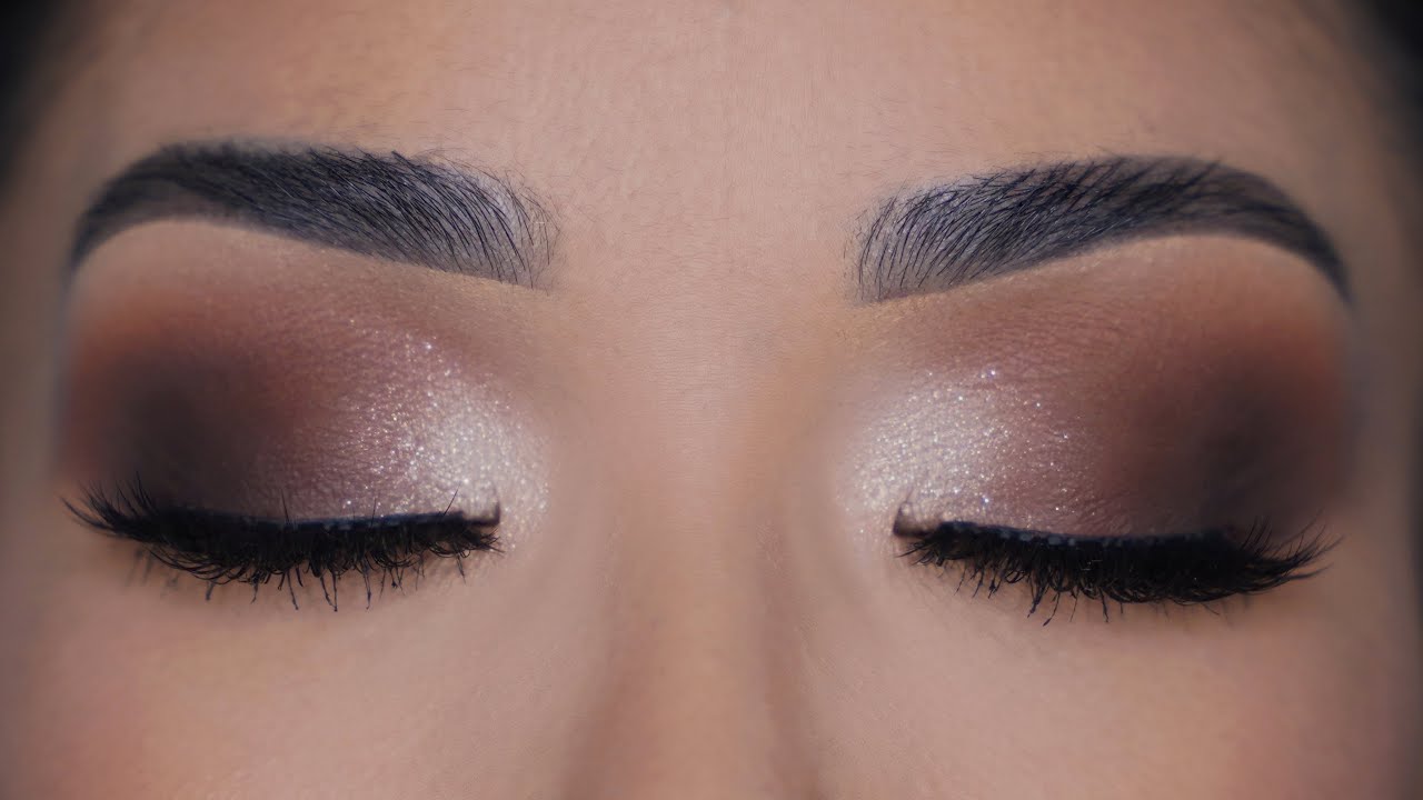 How To Apply & Blend Out Dark Eyeshadows