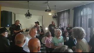 Hot Pueblo Band In De Fermerie 0422