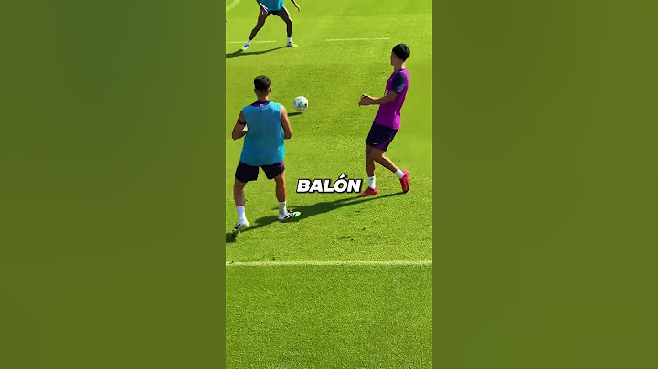 Lamine Yamal trajo a uno de los enanitos de su fiesta de cumpleaños al entrenamiento del Barça. 😭💀