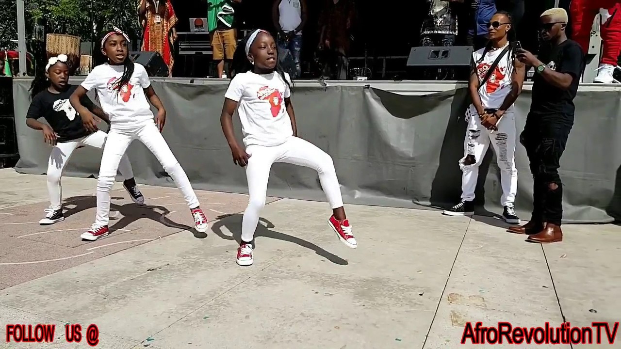WOW!!  I can't believe these lil LIBERIAN girls can DANCE  like this. Afro Fest CANADA