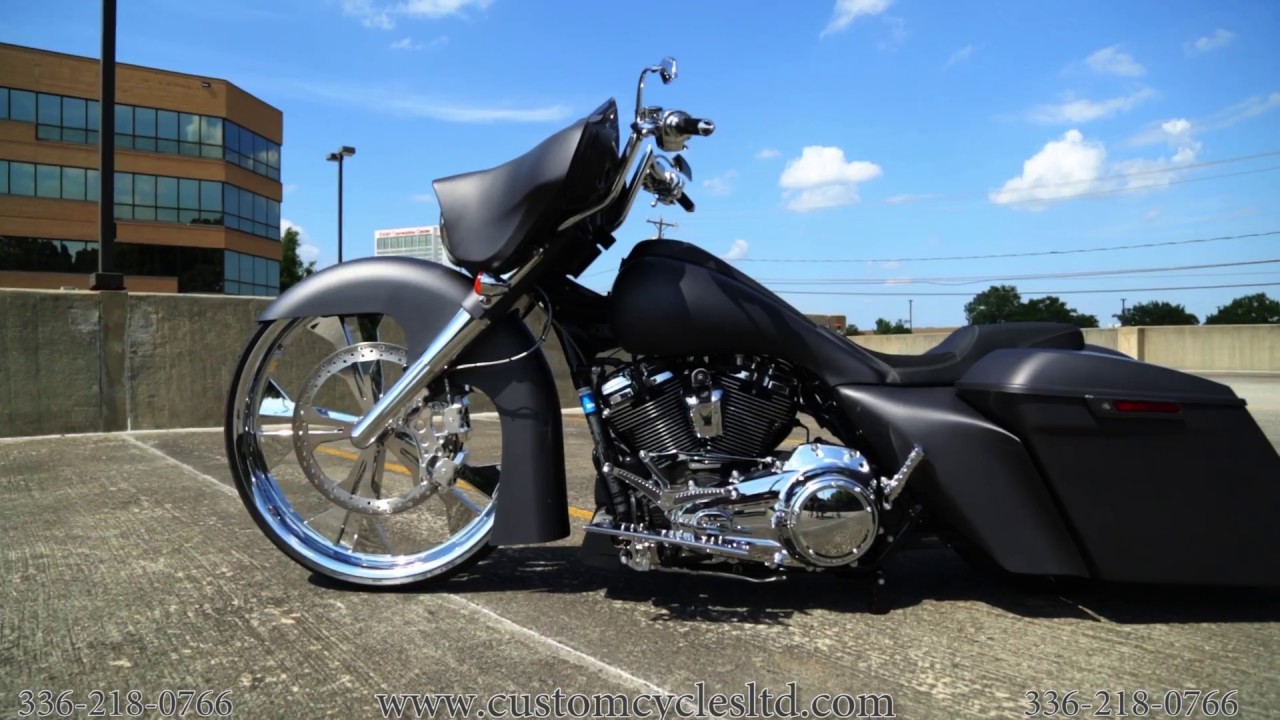 Custom Cycles Ltd Gray 2017 Street Glide 30 Inch Wheel Bagger Harley