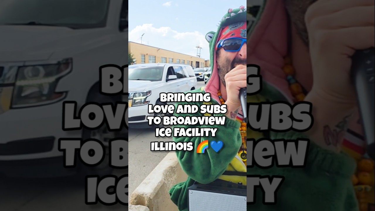 Дарим любовь и подводные лодки ICE Facility в Бродвью, штат Иллинойс!