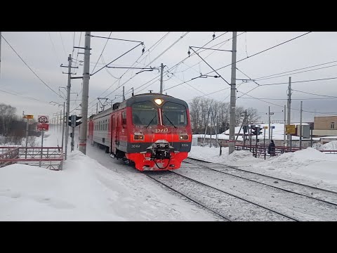 Электропоезд ЭД4М-0334/0236 с сообщением Очаково-Петушки.