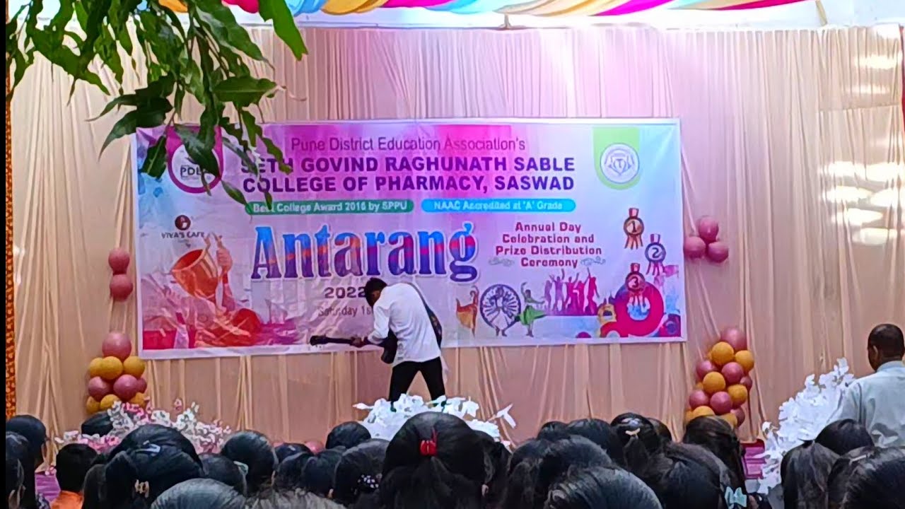 Oo Jane jana| Desi Boyz | Javani fir na aaye songs | SGRS College of Pharmacy,Saswad,Pune | Mix song