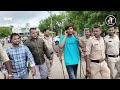 Khandwa: पुलिस ने खानशाह  वली वार्ड से आदतन अपराधी अमन लाला का जुलूस निकाला
