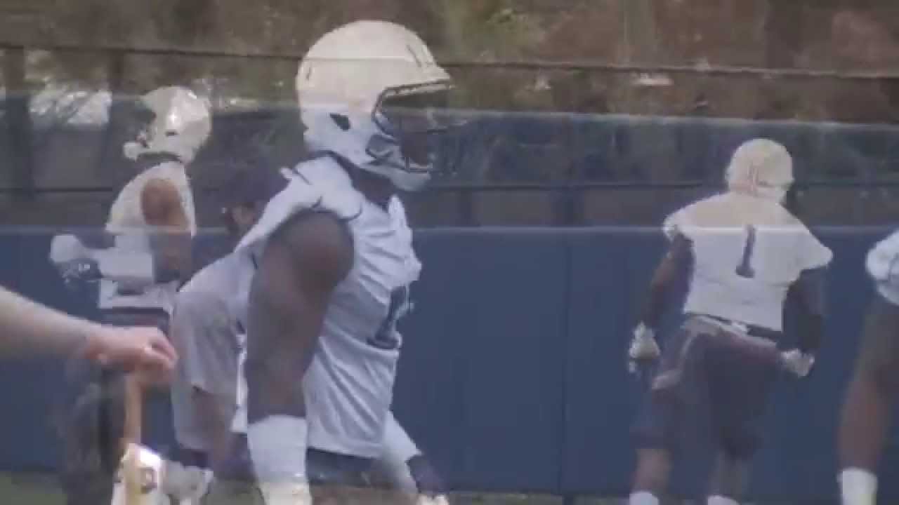 Watch Carl Lawson move on his surgically repaired knee