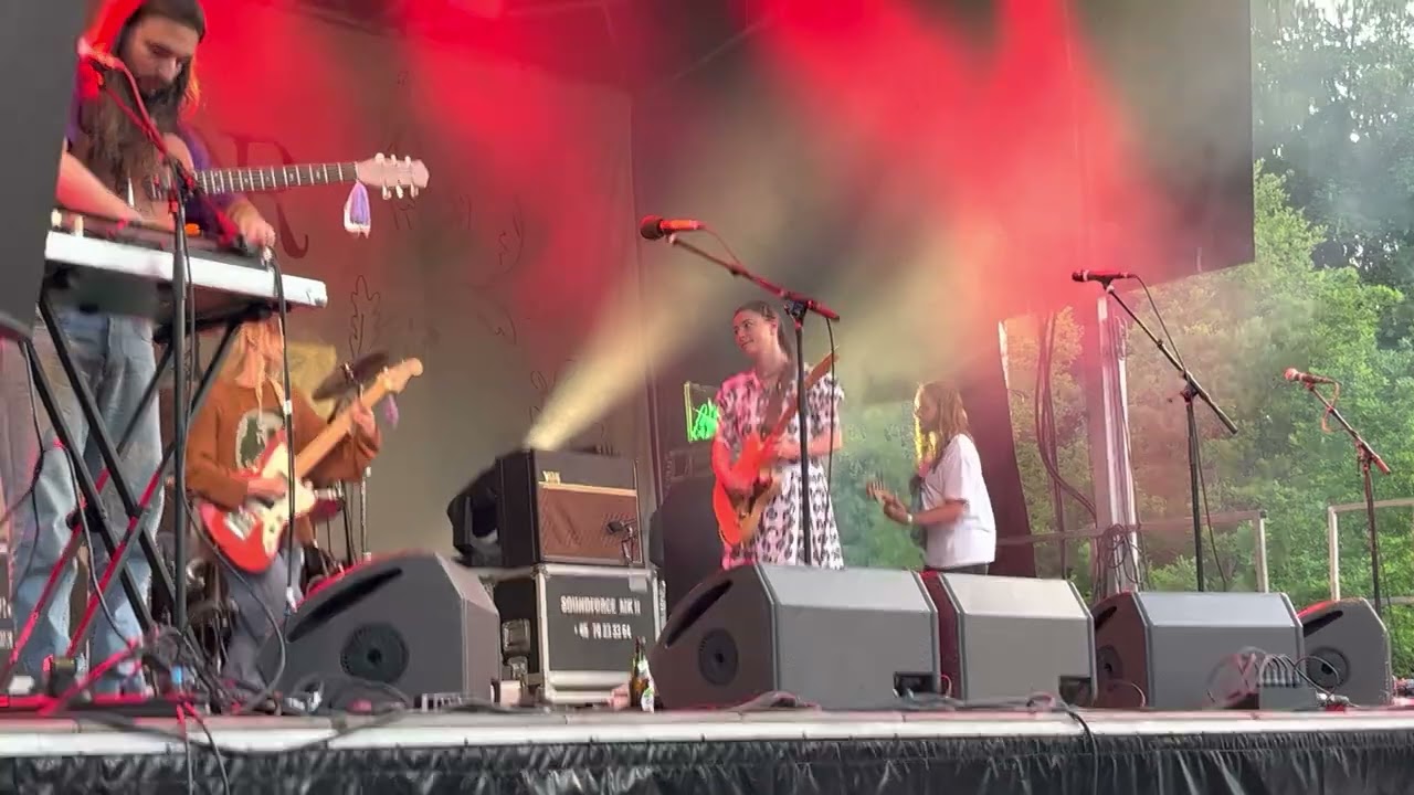 Wet Leg - Too Late Now - Live at Syd For Solen, Copenhagen 2022