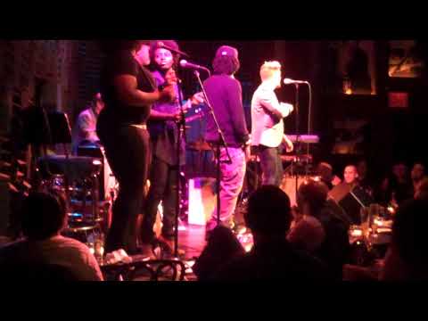 Daniel Merriweather and Wale perform "Change"- 11/...