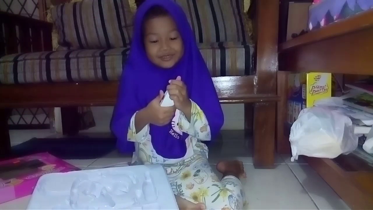 unboxing mainan dokter-dokteran ala fia - YouTube