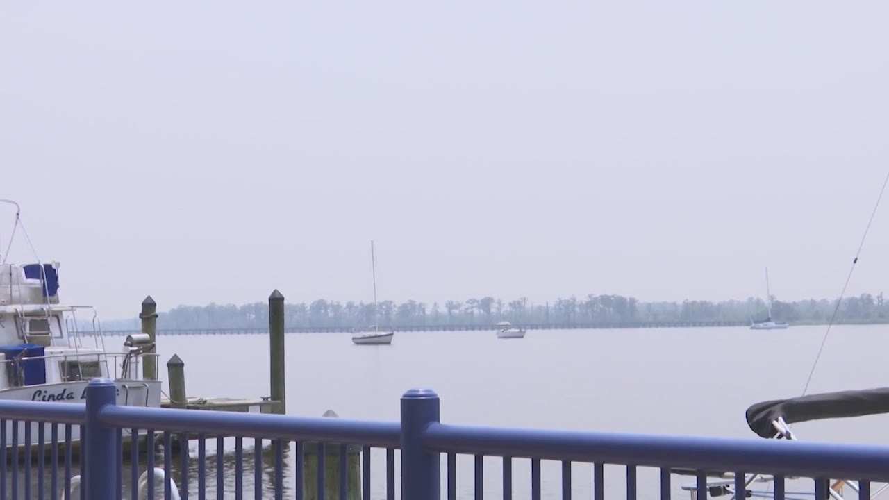 Haze from Canada forest fires returns, air quality alerts issued - YouTube