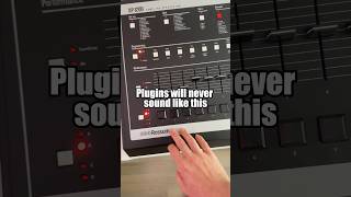 hardware vs plugins?#sampling #90shiphop #producerlife #sp1200 #akai