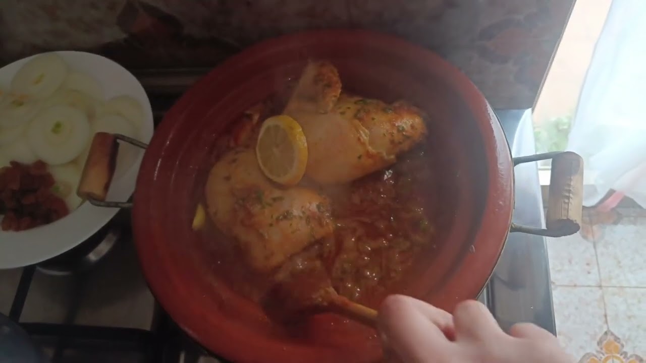 طجين بزبيب ألبصلة لفطور في رمضان كيجي خفيف ألذيذ بطريقة سهلة